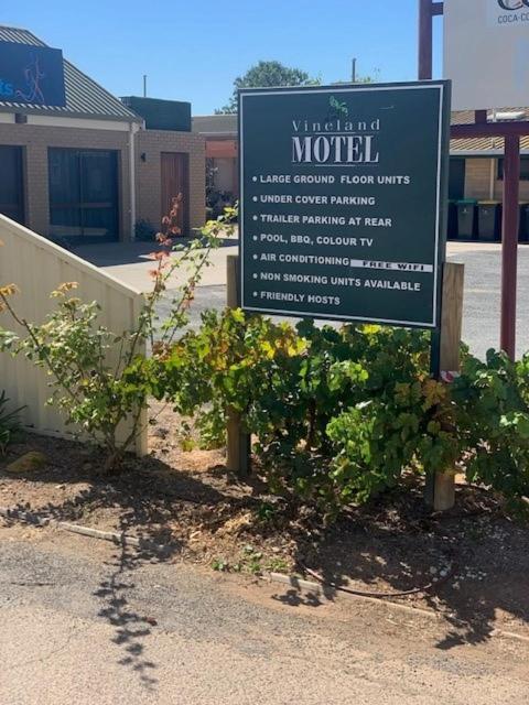 Vineland Motel Mildura Exterior photo